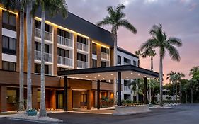 Courtyard By Marriott - Naples